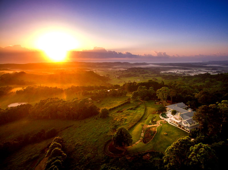 Picadilly House - European inspired Byron manor (With Car Parking)