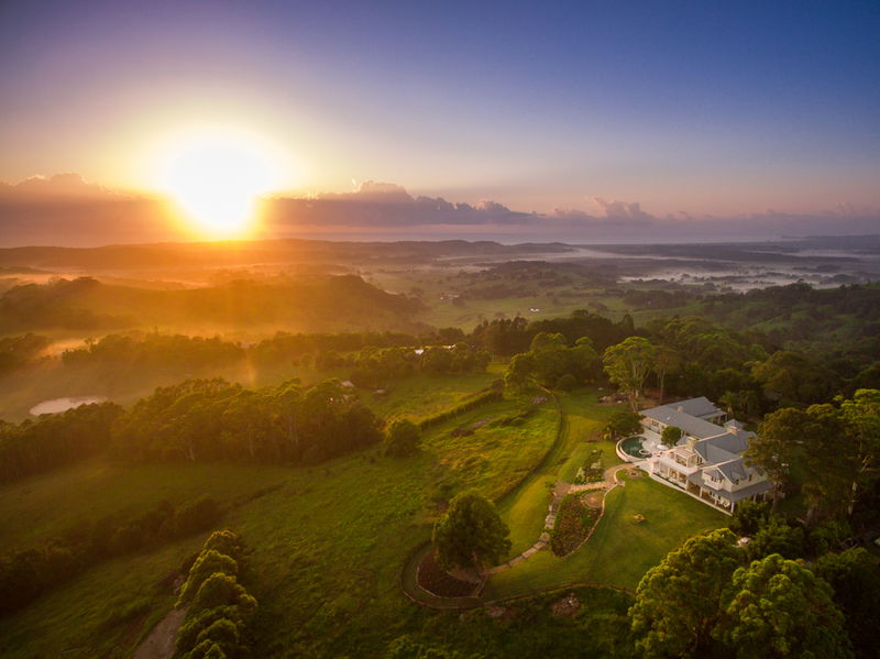Picadilly House - European inspired Byron manor (With Car Parking)