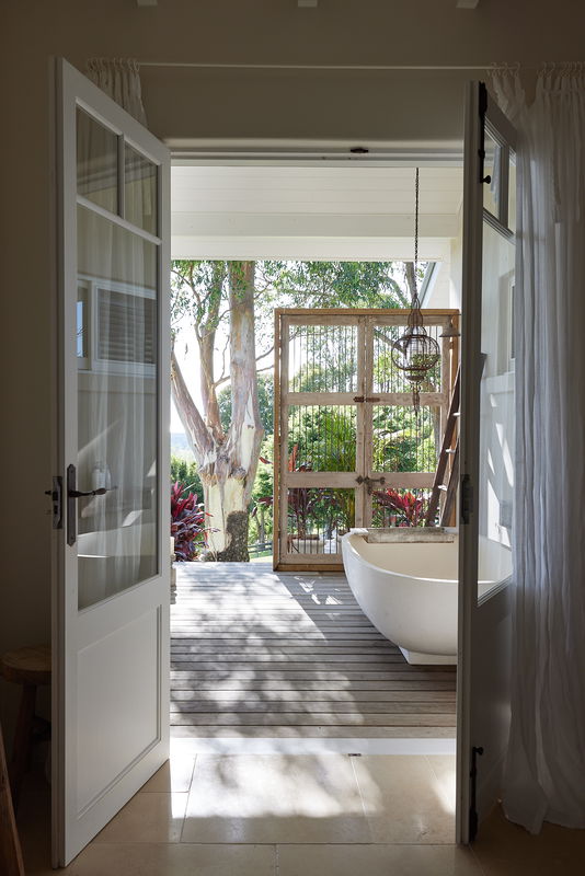 Picadilly House - European inspired Byron manor (With Car Parking)