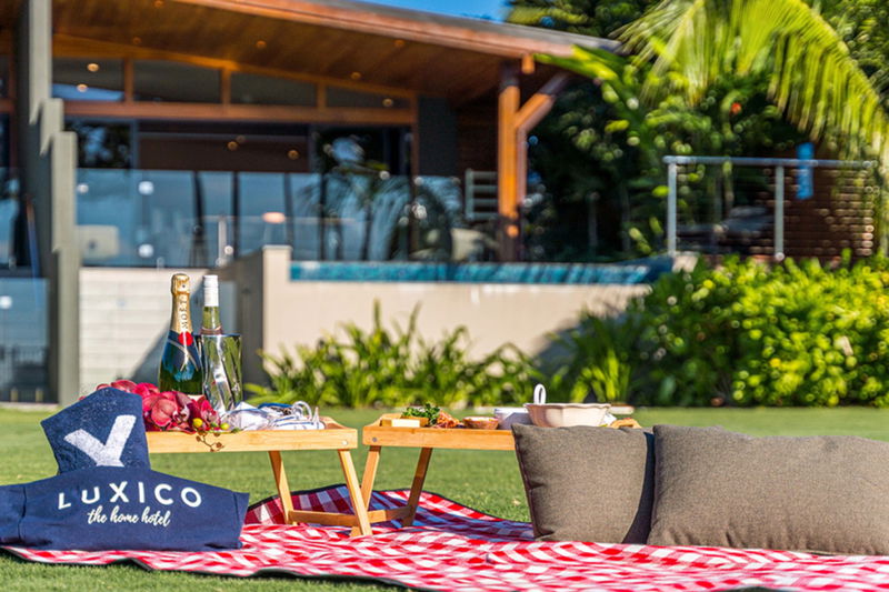 Azure (Walk to Beach)