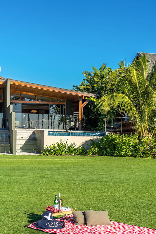 Azure (Walk to Beach)