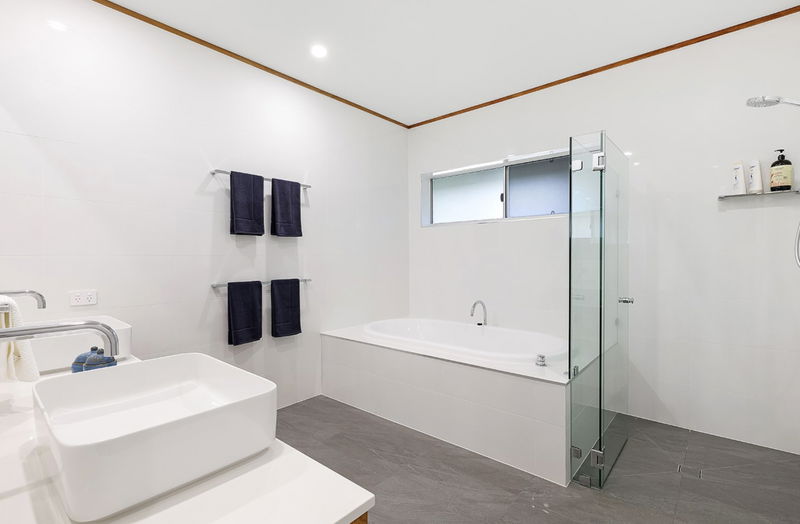 Celeste (Walk to Beach)