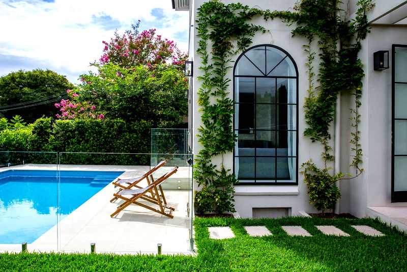 Kambala (Heated pool with view)