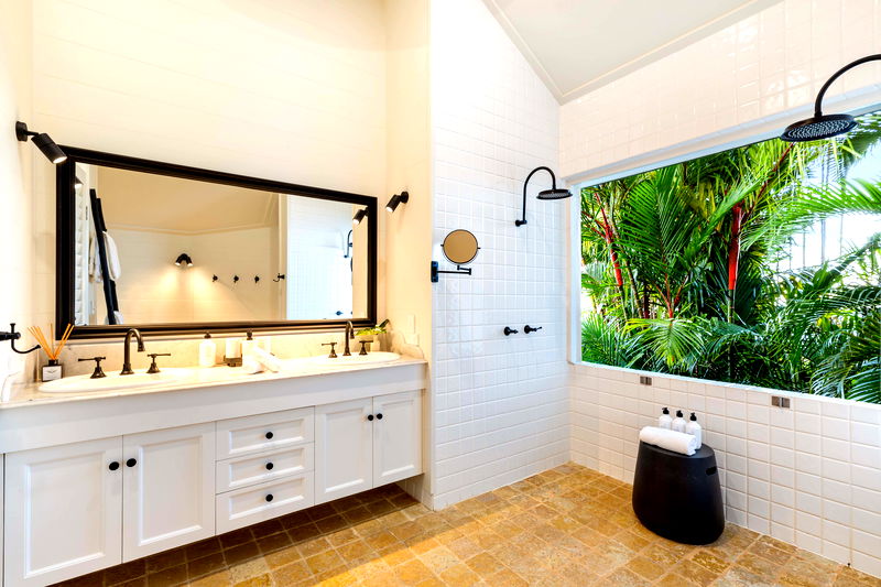 Lighthouse Port Douglas (Heated Pool)