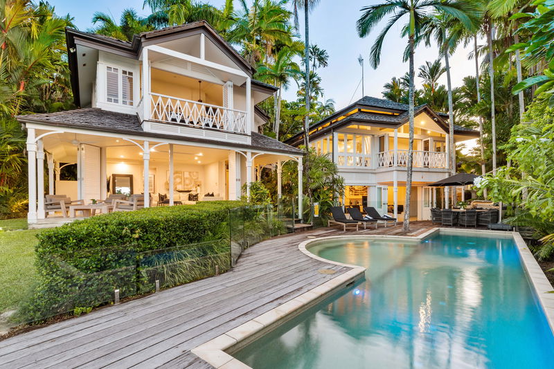 Lighthouse Port Douglas (Heated Pool)