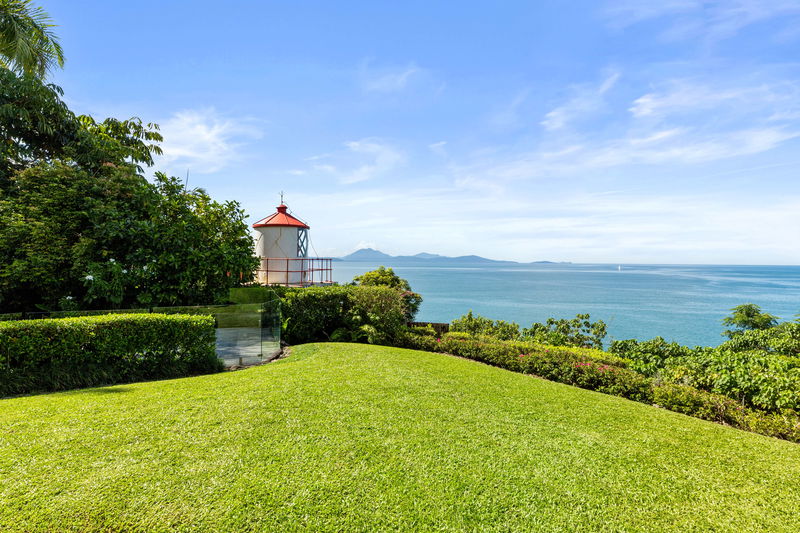 Lighthouse Port Douglas (Heated Pool)