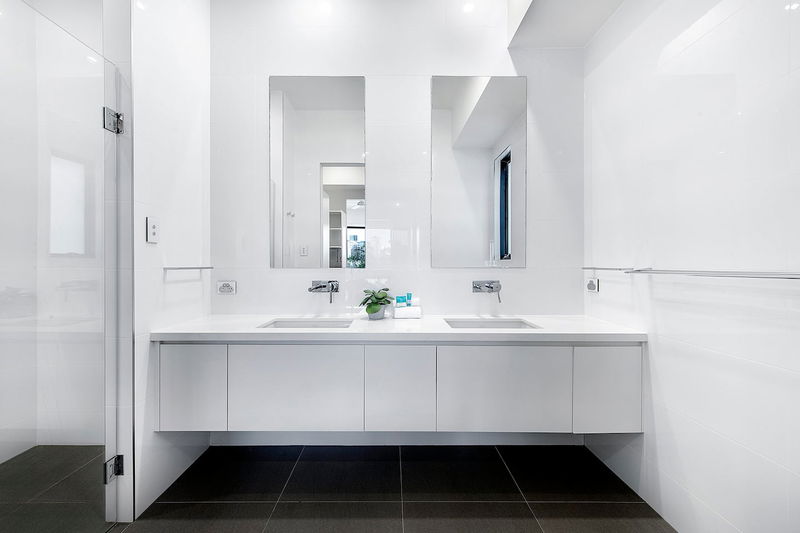 Wanderlust (heated pool)