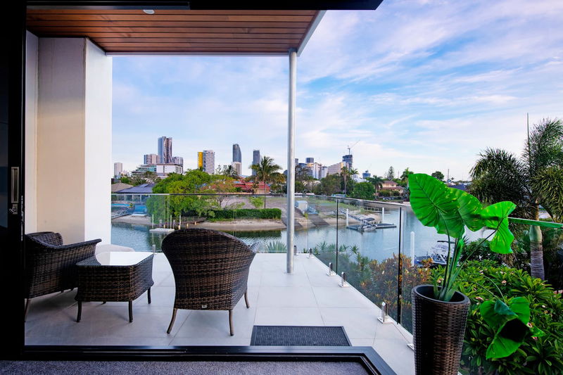 Wanderlust (heated pool)