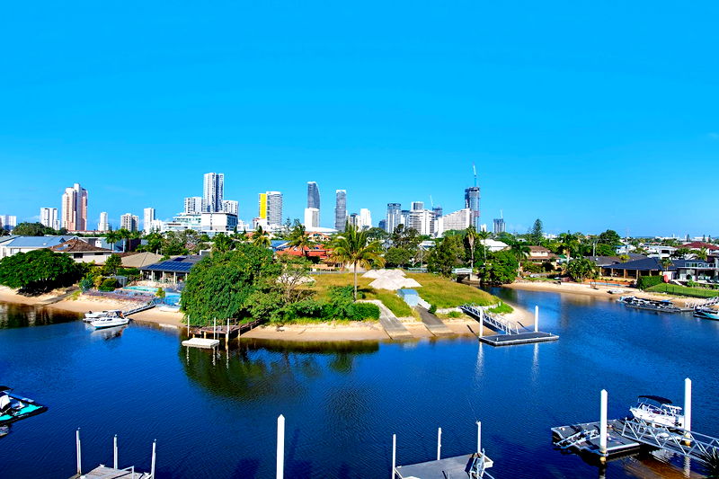 Wanderlust (heated pool)