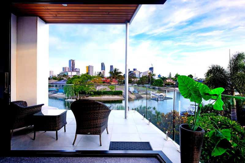 Wanderlust (heated pool)