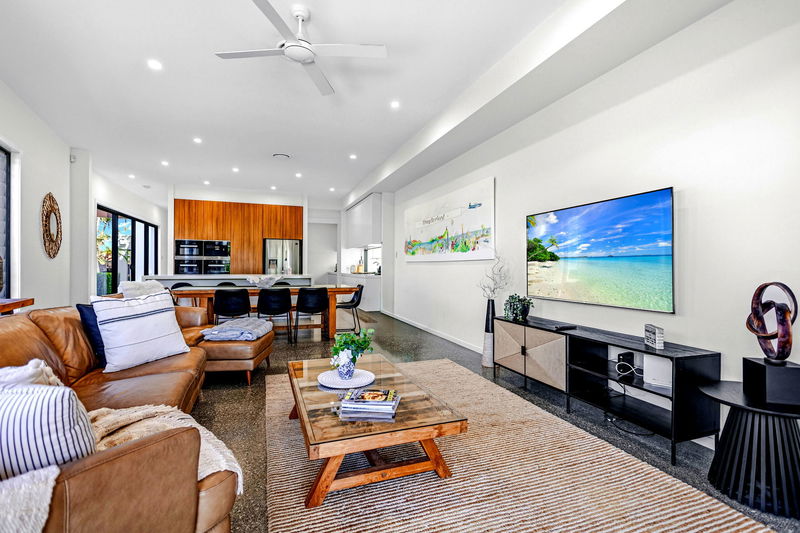 Wanderlust (heated pool)