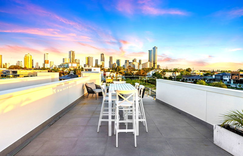 Wanderlust (heated pool)