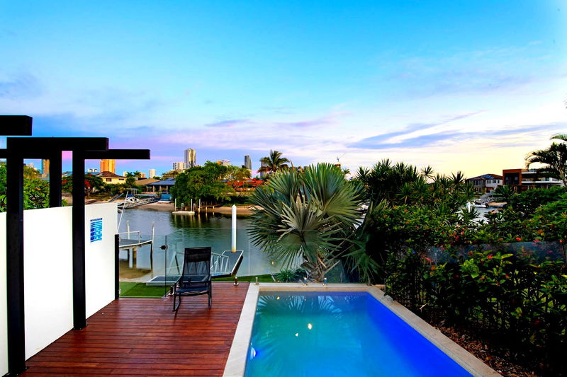 Wanderlust (heated pool)