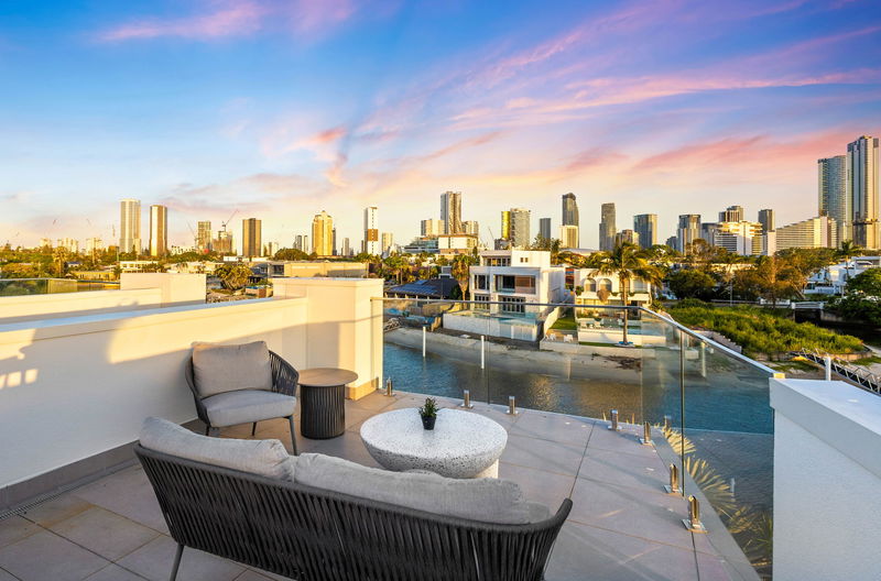 Wanderlust (heated pool)