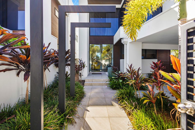 Wanderlust (heated pool)