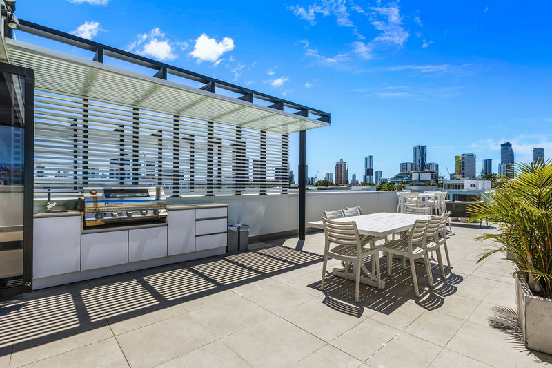 Wanderlust (heated pool)