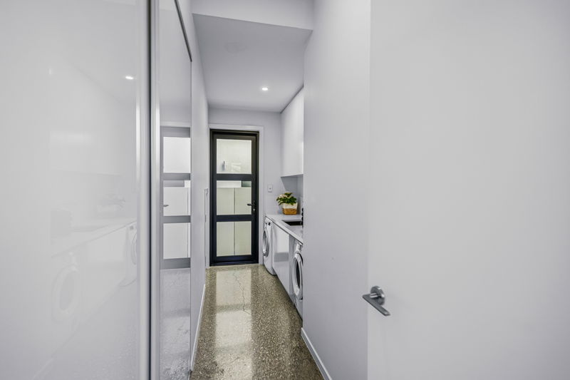 Wanderlust (heated pool)