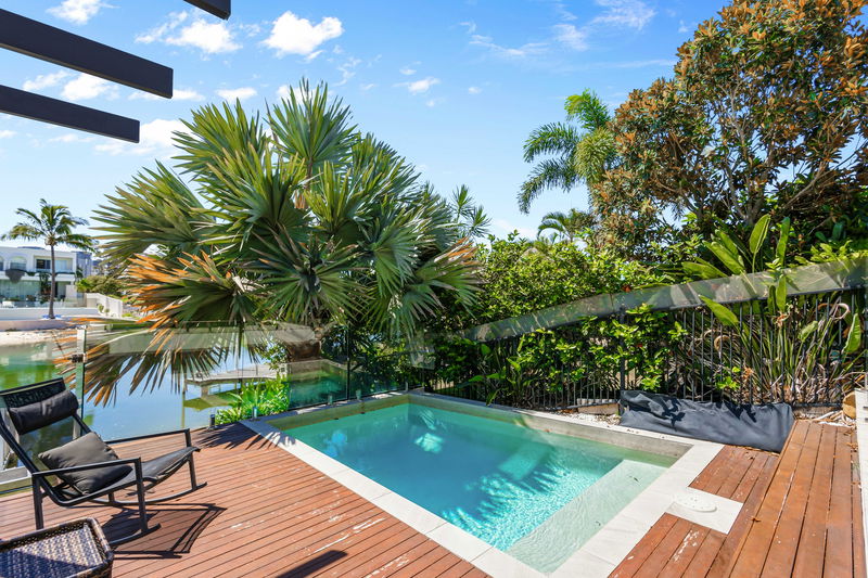 Wanderlust (heated pool)