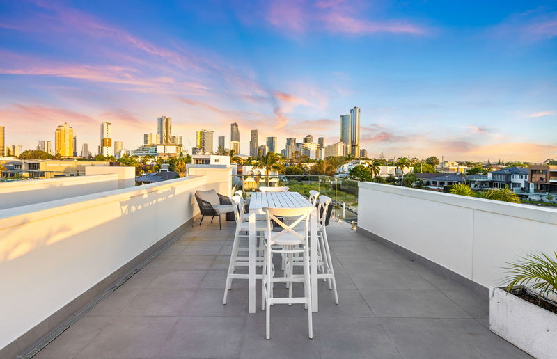 Wanderlust (heated pool)