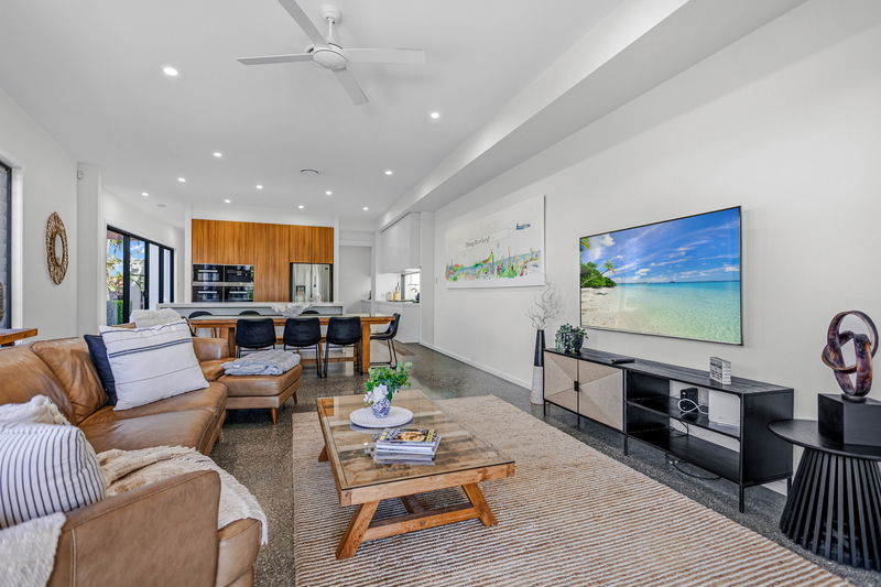 Wanderlust (heated pool)