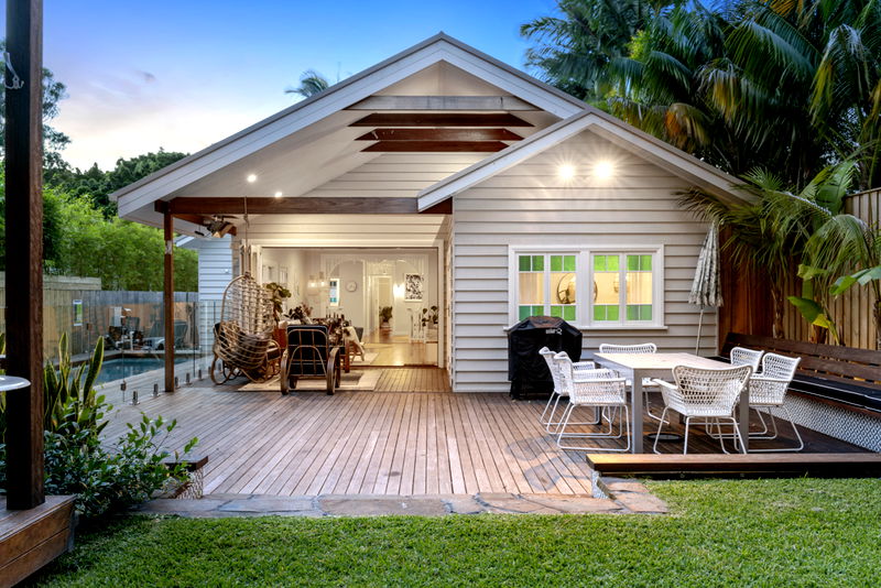 Costa Rica in Byron (Walk to the beach)