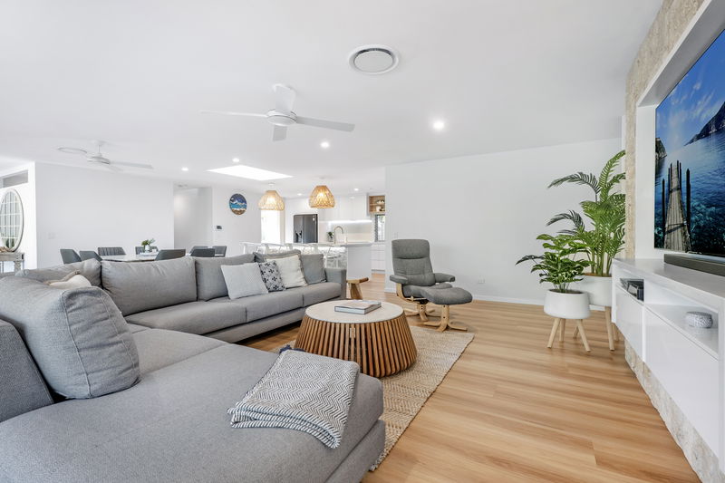 Mermaid Retreat (Heated Pool )