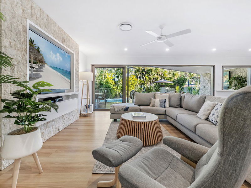 Mermaid Retreat (Heated Pool )