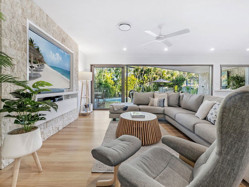 Mermaid Retreat (Heated Pool )