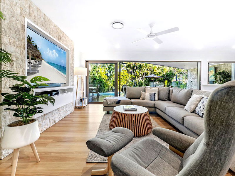 Mermaid Retreat (Heated Pool )