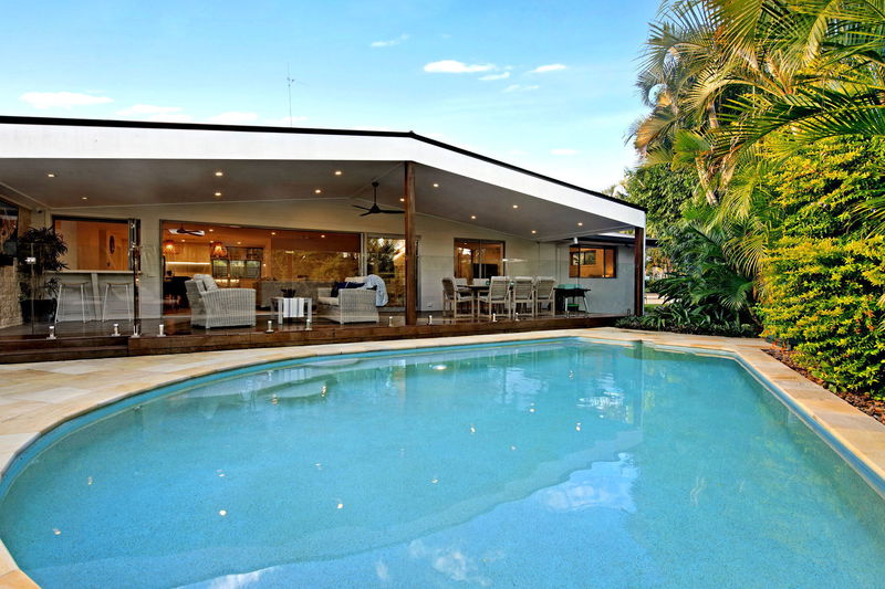 Mermaid Retreat (Heated Pool )