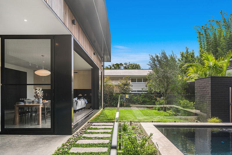 Seabarn - Central Byron, Pool, Walk to Beach