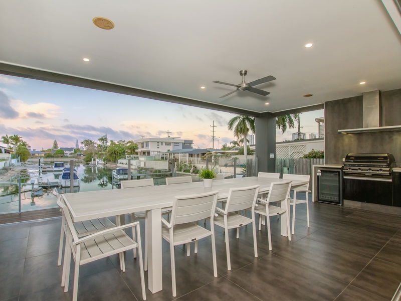 The Grand (Heated Pool)