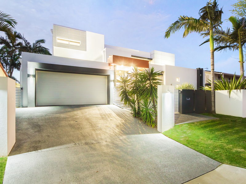 The Grand (Heated Pool)