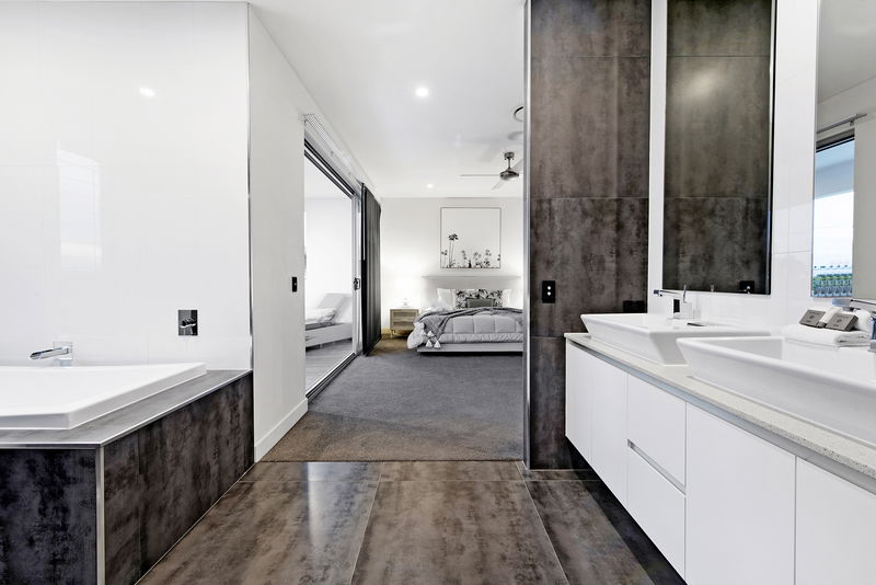 The Grand (Heated Pool)