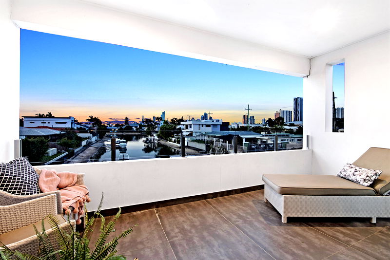 The Grand (Heated Pool)