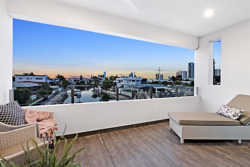 The Grand (Heated Pool)