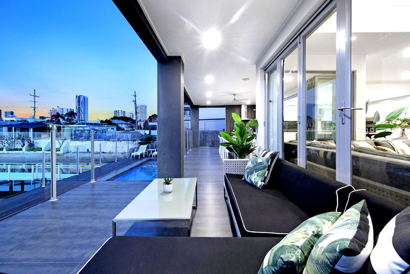 The Grand (Heated Pool)