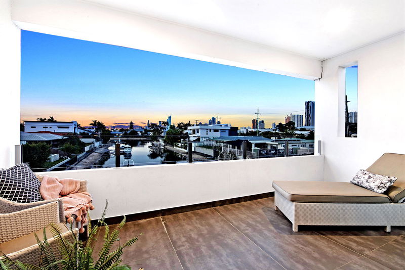 The Grand (Heated Pool)