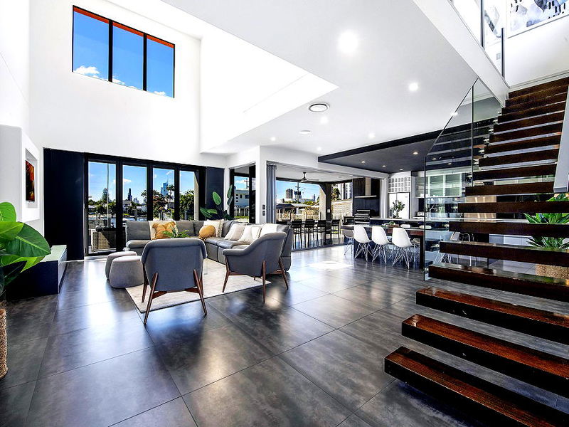 The Grand (Heated Pool)