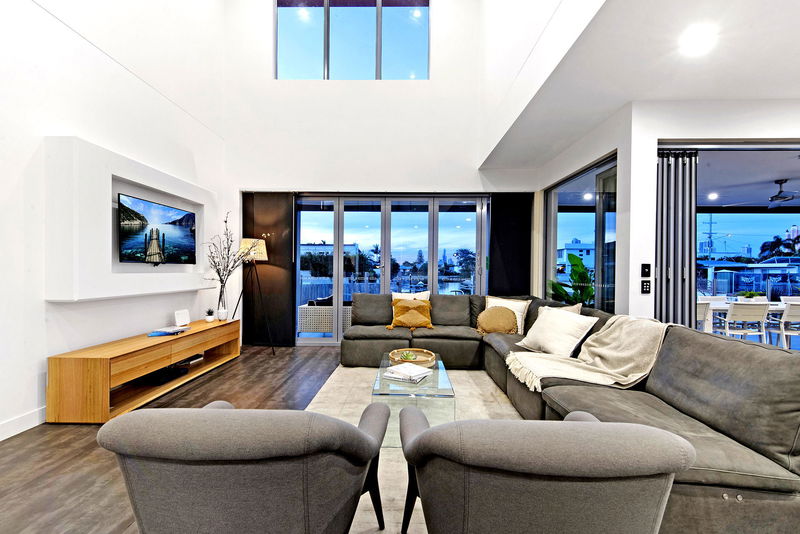 The Grand (Heated Pool)