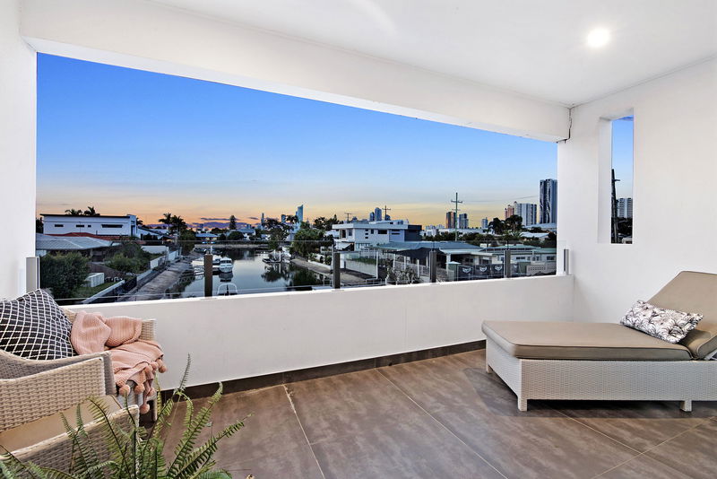 The Grand (Heated Pool)