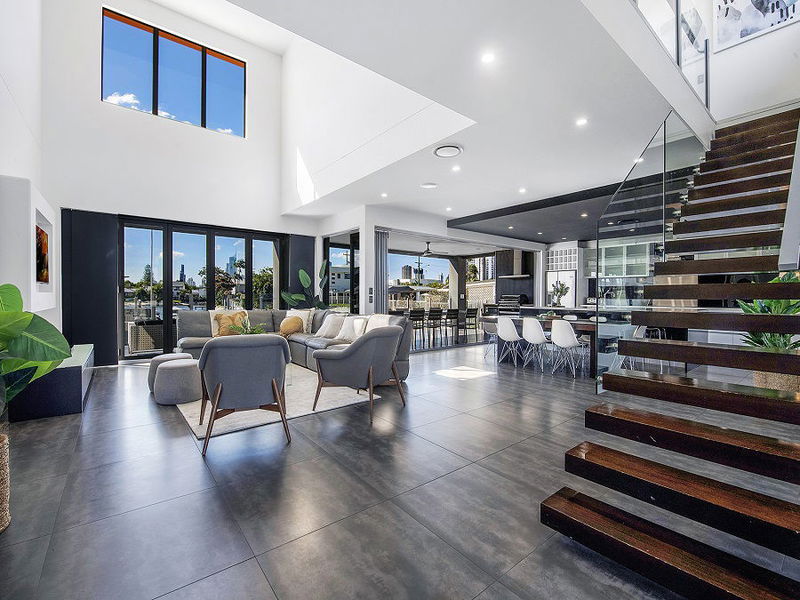 The Grand (Heated Pool)