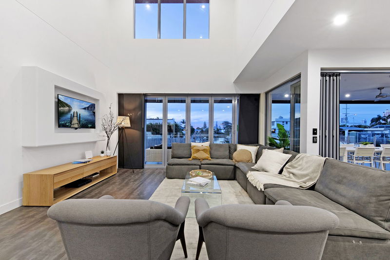 The Grand (Heated Pool)