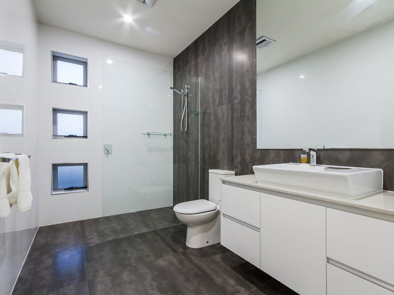 The Grand (Heated Pool)