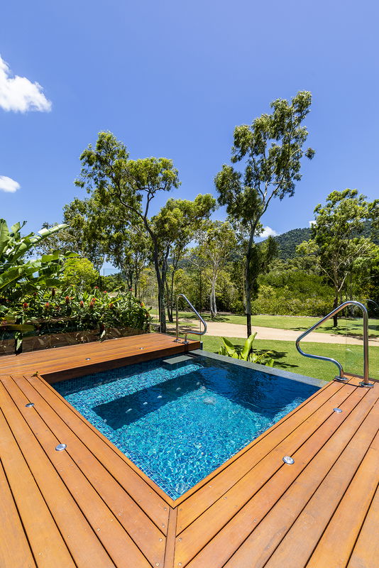 Topaz (With Car Parking)