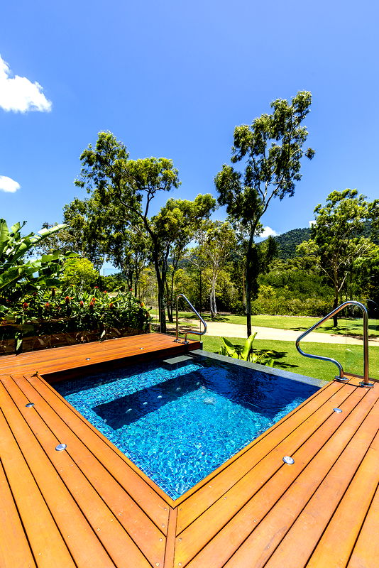 Topaz (With Car Parking)