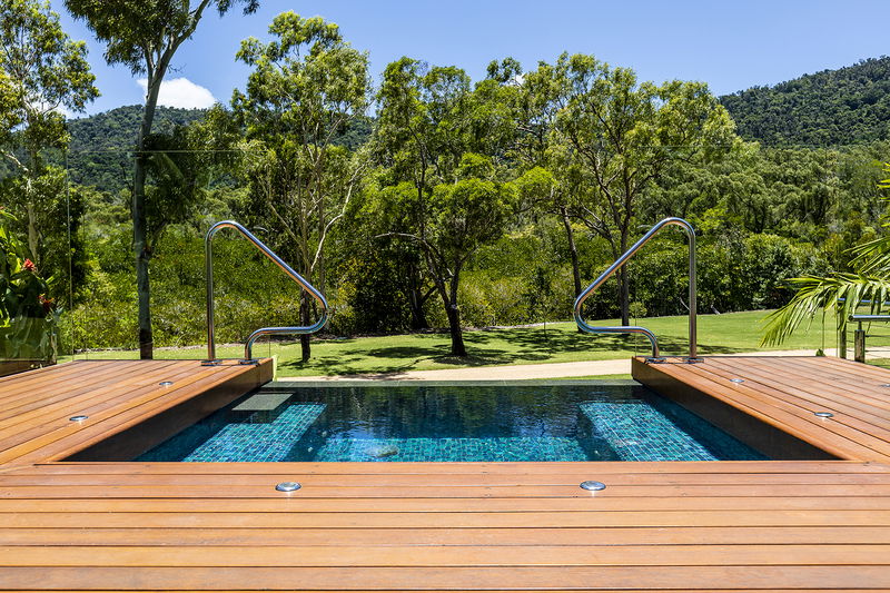 Topaz (With Car Parking)