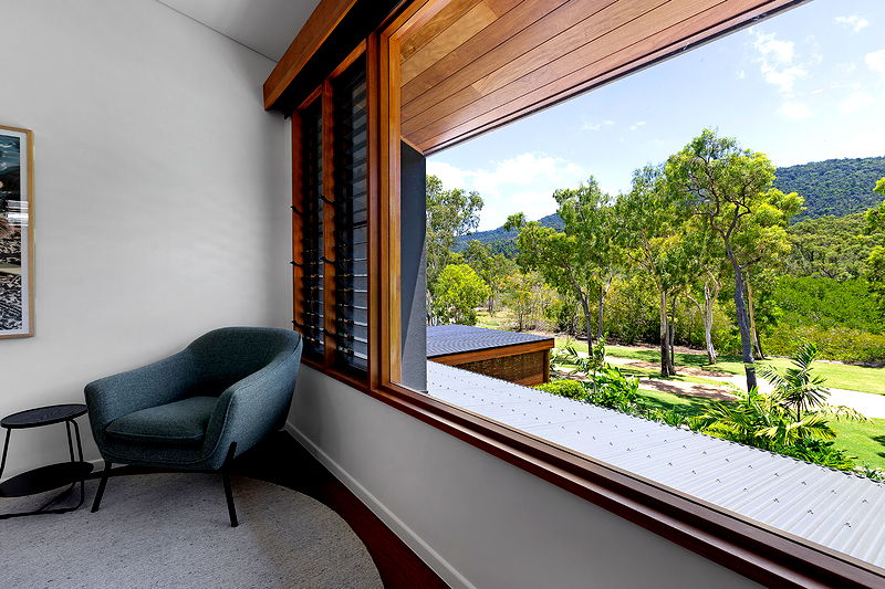 Topaz (With Car Parking)