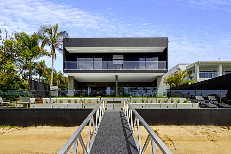 Urban Hideaway "Stay 5 Pay4"