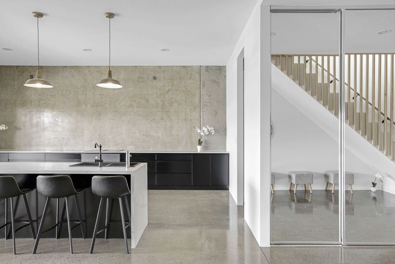 Urban Hideaway "Stay 5 Pay4"